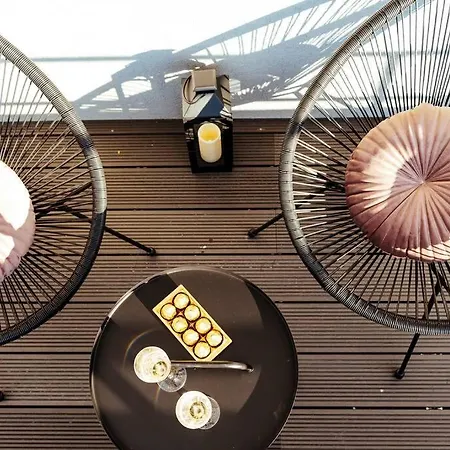 Sunset Terrace In The Old Town Apartment