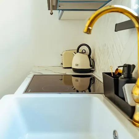 Sunset Terrace In The Old Town בוקרשט