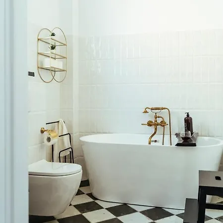 Sunset Terrace In The Old Town דירה